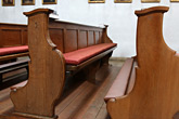 Neue Knie- und Sitzpolster in der Kirche