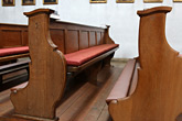 Neue Knie- und Sitzpolster in der Kirche