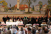 Ökumenischer Gottesdienst im Feststadl